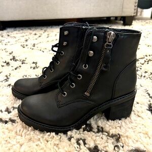 Zodiac size 8 boots